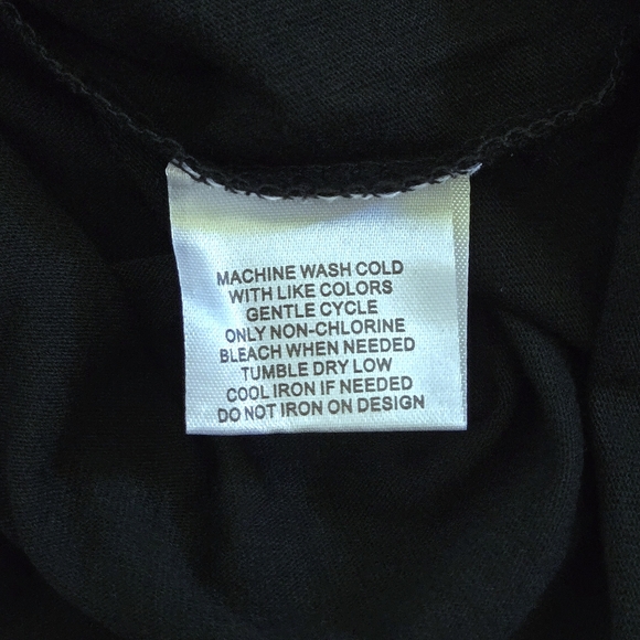 Freeze🥶⚡AC/DC⚡ "Back In Black"🖤 Graphic Tee👕 - NWOT - Picture 7 of 16